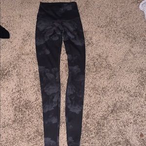 Lululemon leggings black an grey army print